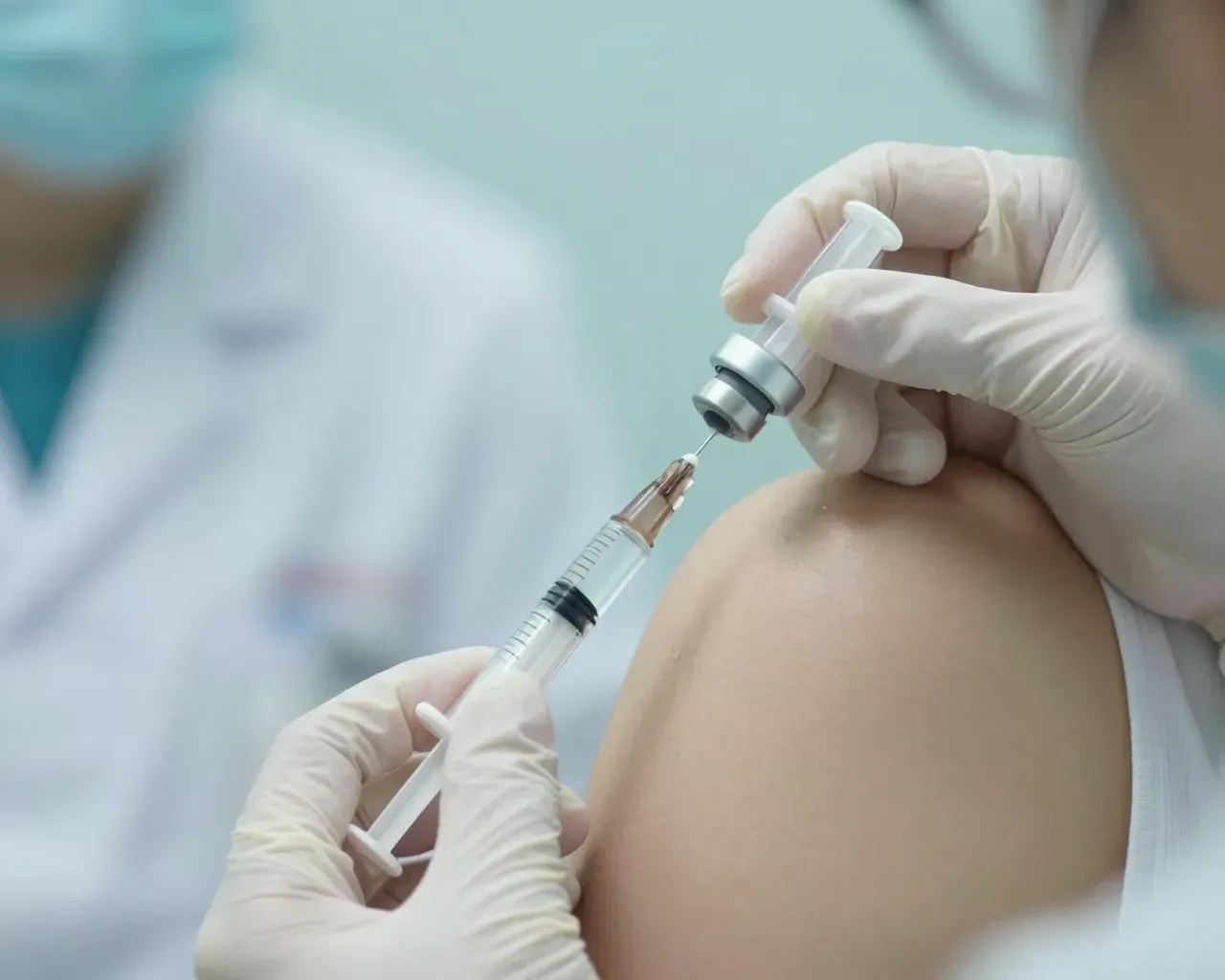 El Salvador amplía cobertura de vacunación contra VPH hasta los 45 años y refuerza esquema nacional