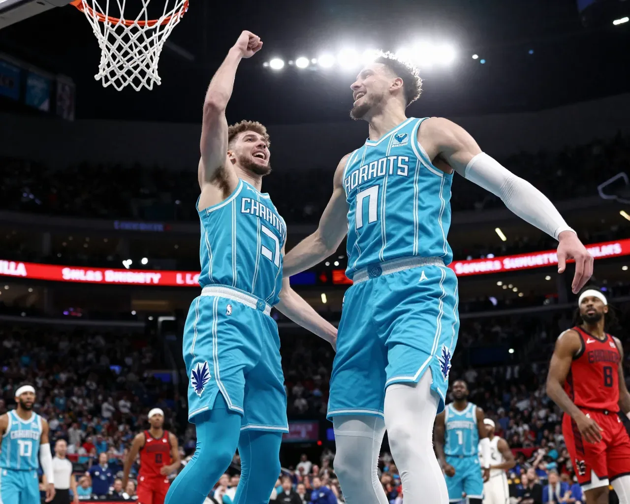 La dupla explosiva de Charlotte Hornets lidera una victoria crucial en la temporada 2026