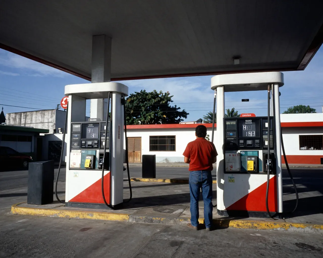Combustible más caro en Guatemala: ¿Especulación o falta de control estatal?