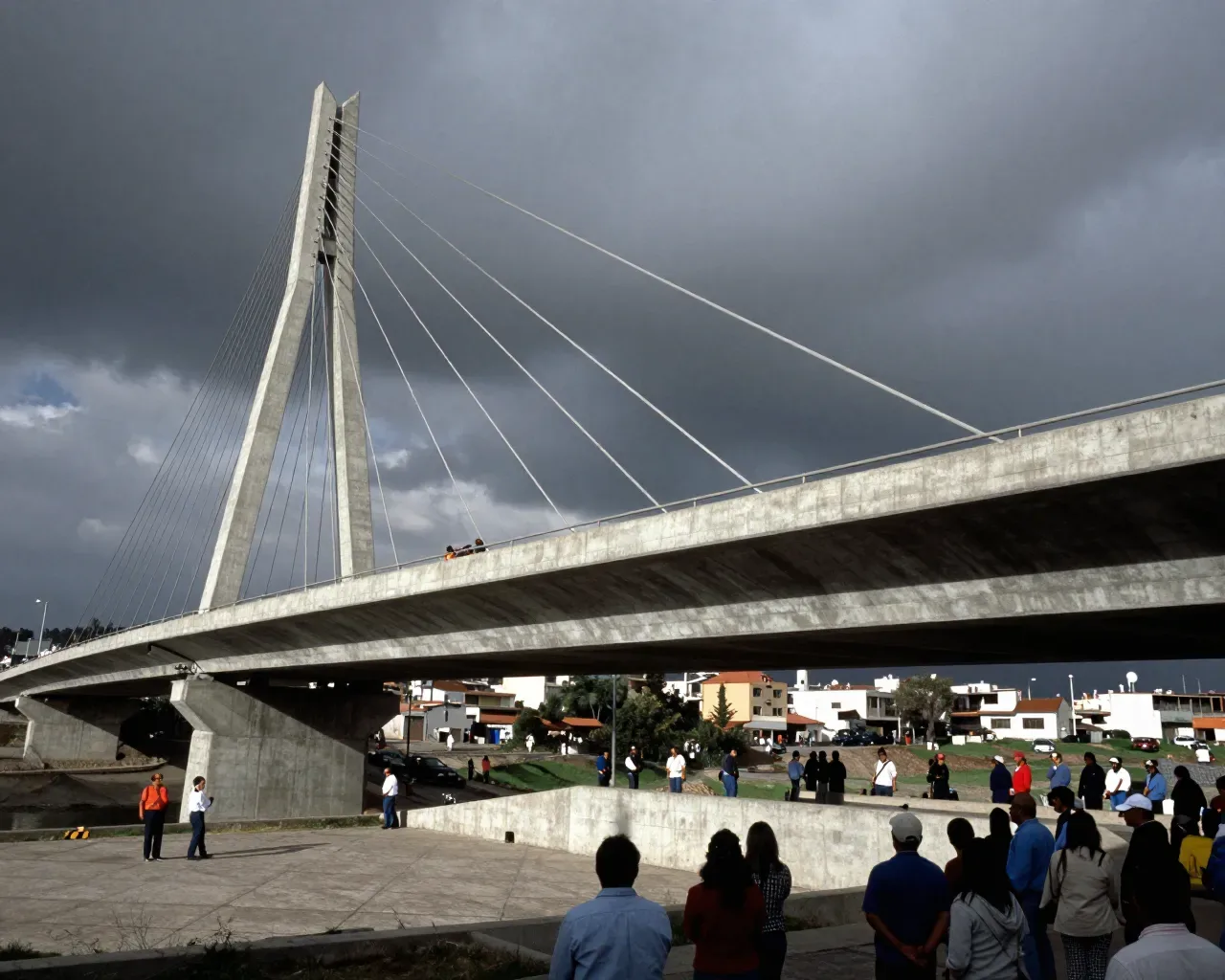Balcázar inaugura puente en Arequipa y convoca a un diálogo nacional para acelerar el desarrollo